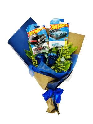 #22C - Ramo de 2 rosas azules con 2 Hot Wheels